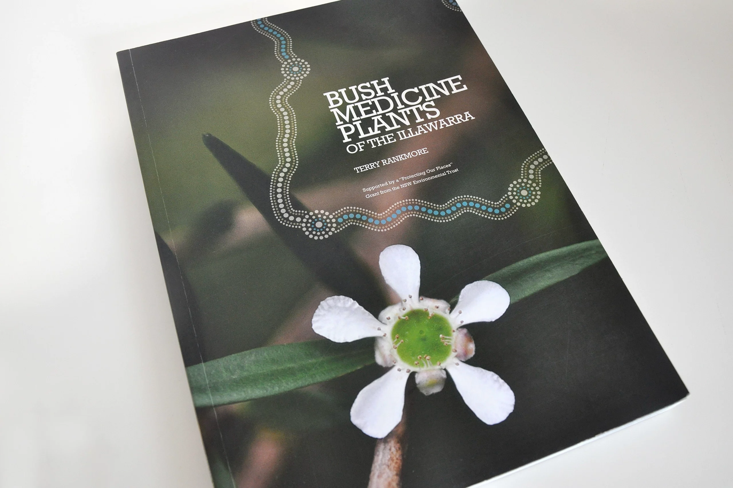 Bush Medicine Plants of the Illawarra book design by Eureka Creative